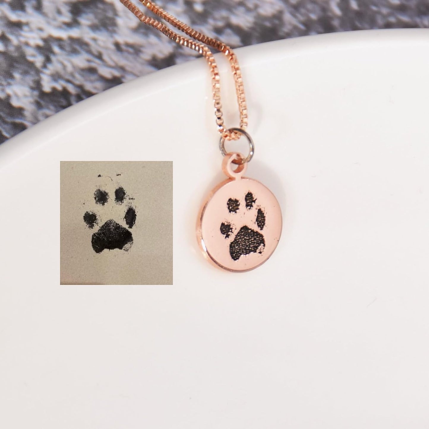Customized Paw Print Necklace Personalized Pet Name Necklace Custom Engraved Dog Cat Paw Pendant Necklace Pet Memorial Gift for Pet Lovers