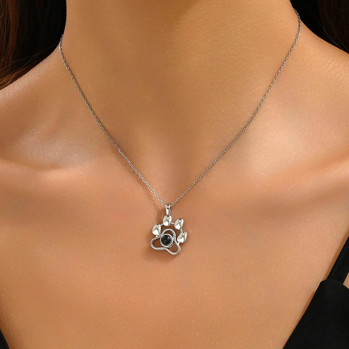 Customized Paw Print Necklace Personalized Pet Name Necklace Custom Engraved Dog Cat Paw Pendant Necklace Pet Memorial Gift for Pet Lovers