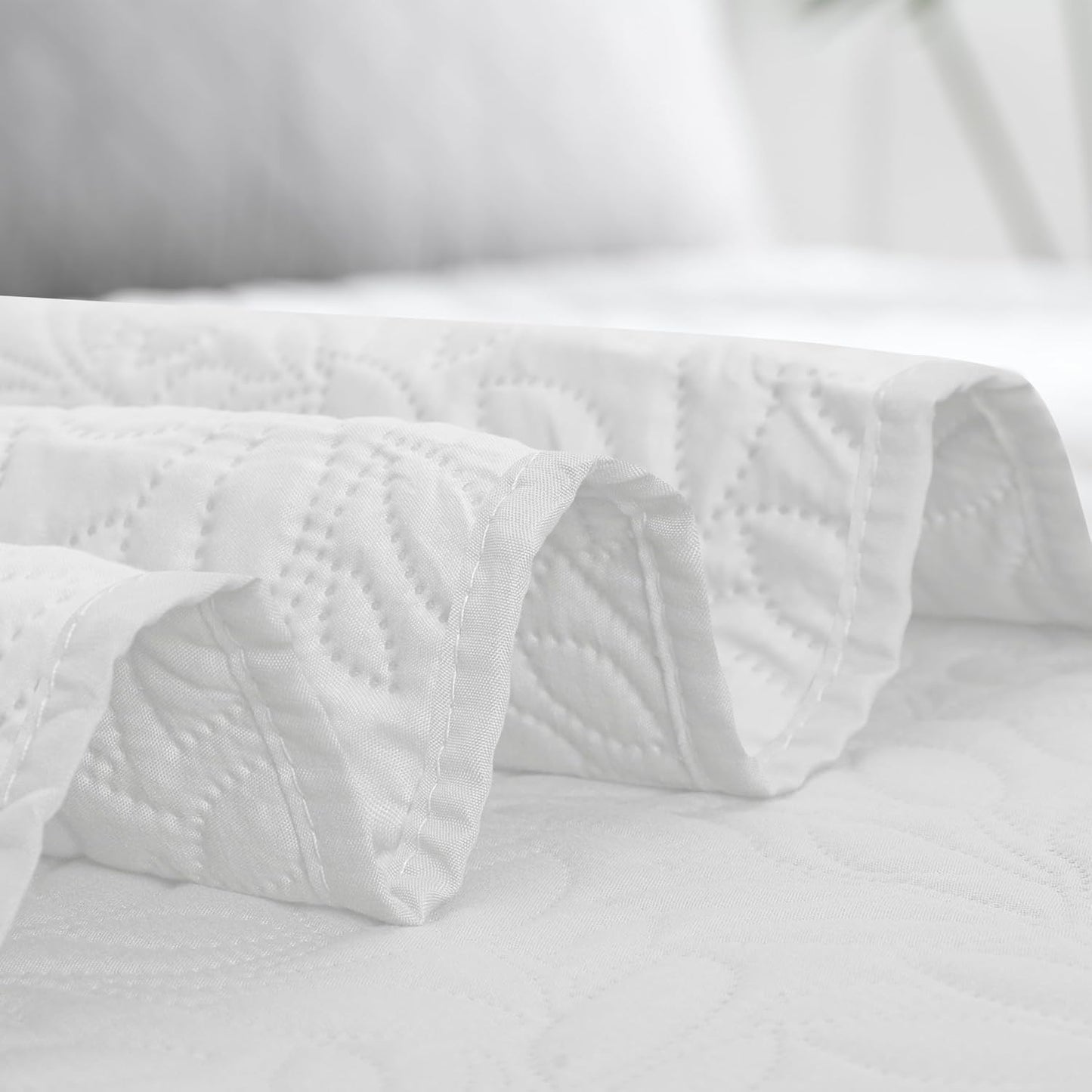 Easy-Going Waterproof Dog Bed Cover Reversible Leak Proof Pet Blanket Replacement Mat for Furniture Washable Couch Cover Sofa Cover for Dogs Cat(82x86 Inch, White/White)