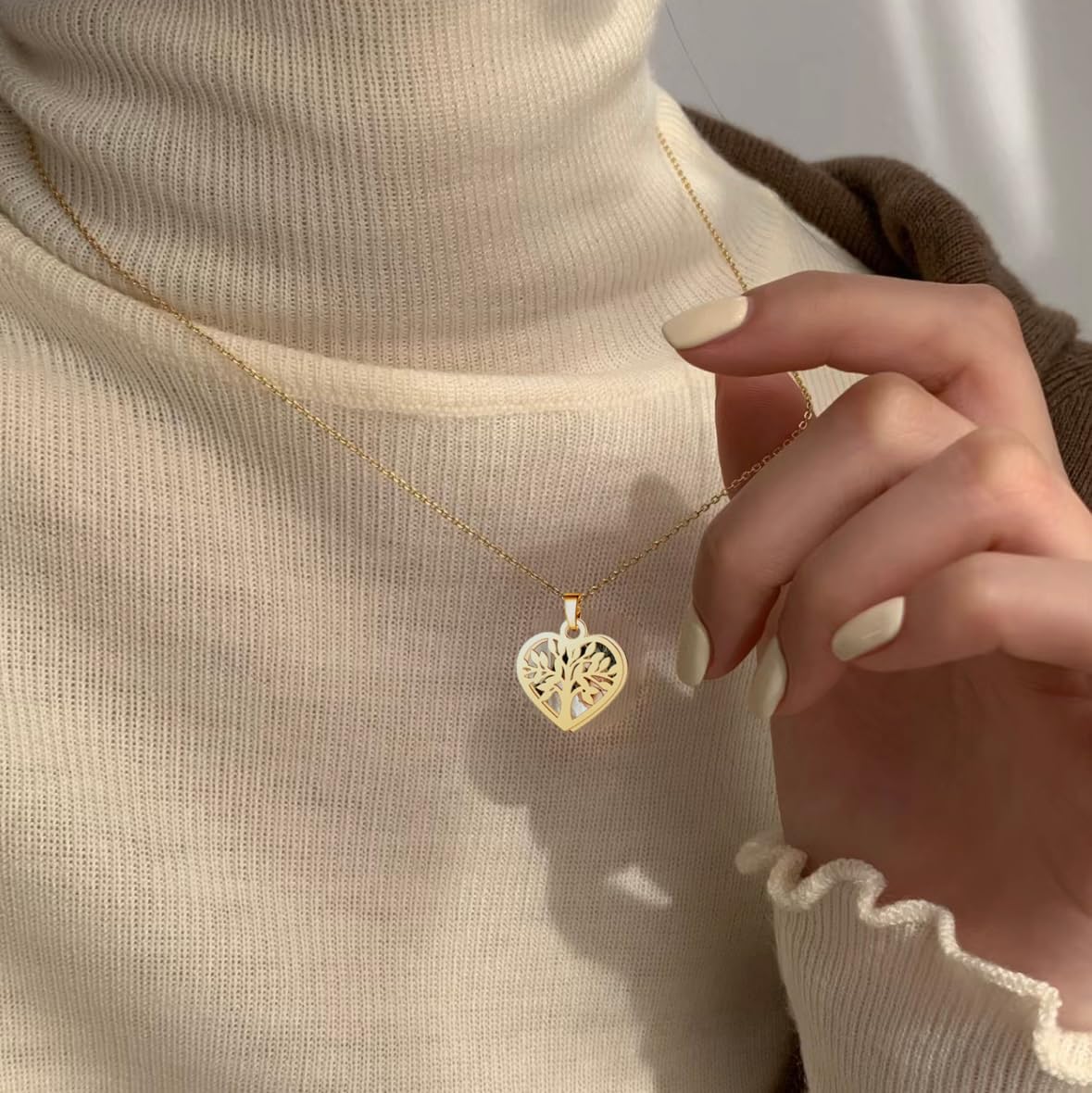 CharmSStory Personalized Photo Necklaces Custom Engraved Name Necklace Memory Keepsake Picture Necklace Pendant Customized Gifts for Women Men