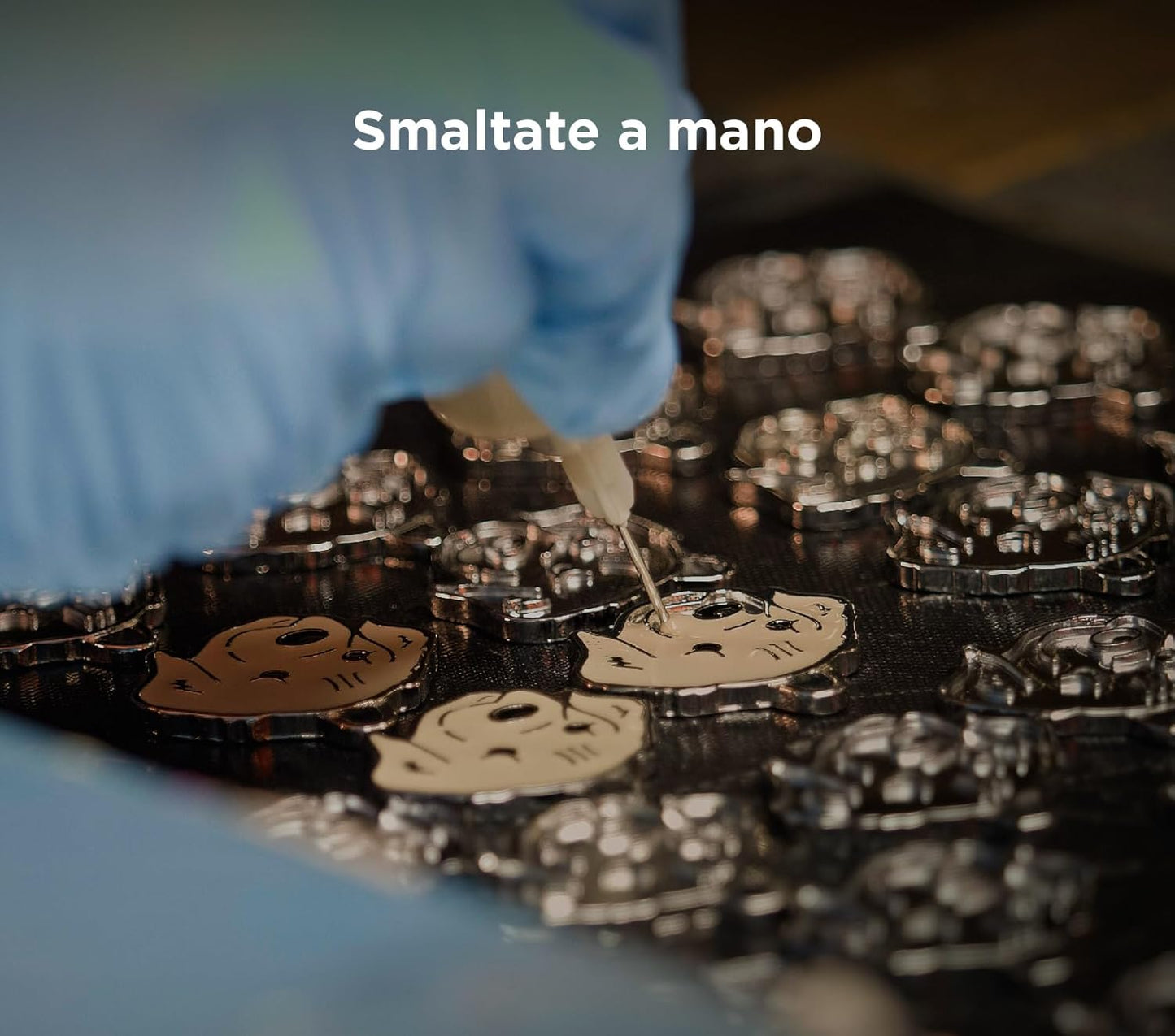 My Family Personalized Pet ID Tag Made in Italy, Medium Circle The Queen, Free Engraving, Hand Enamelled, Charms Collection