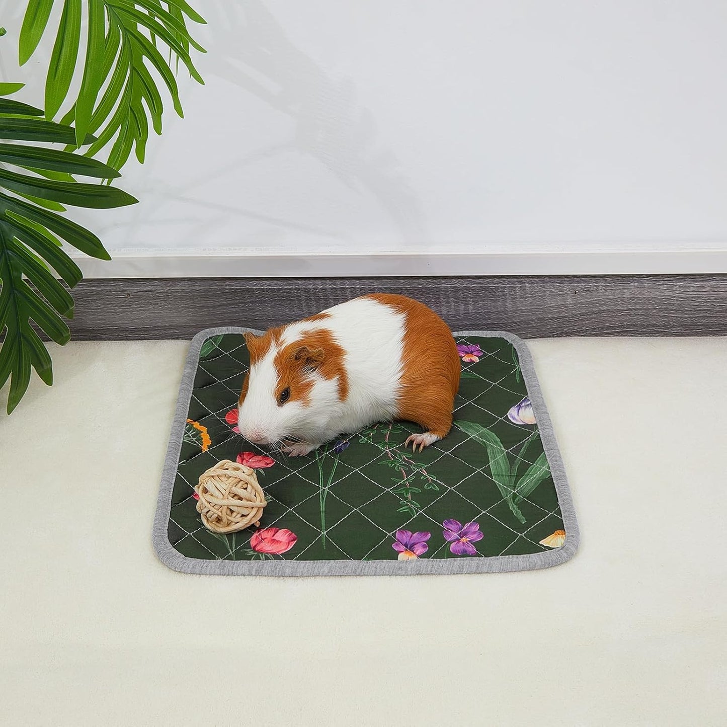 Bienbee Guinea Pig Bedding, 2 Pack 12" x 12" Reusable Guinea Pig Cage Liner Waterproof and Absorbent Small Animal Bedding Washable Guinea Pig Pee Pads for Small Pet Hamster Rabbit Squirrel, Green