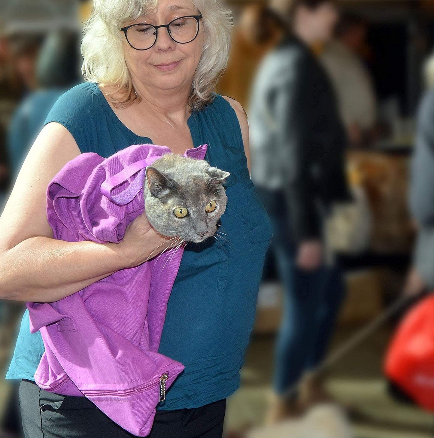 Cat-in-the-Bag Cozy Comfort Carrier - Large Lavender Pet Carrier and Cat Carrier Soft for Grooming, Vet Visits, Medication Administration, Dental Care, and Nail Trimming