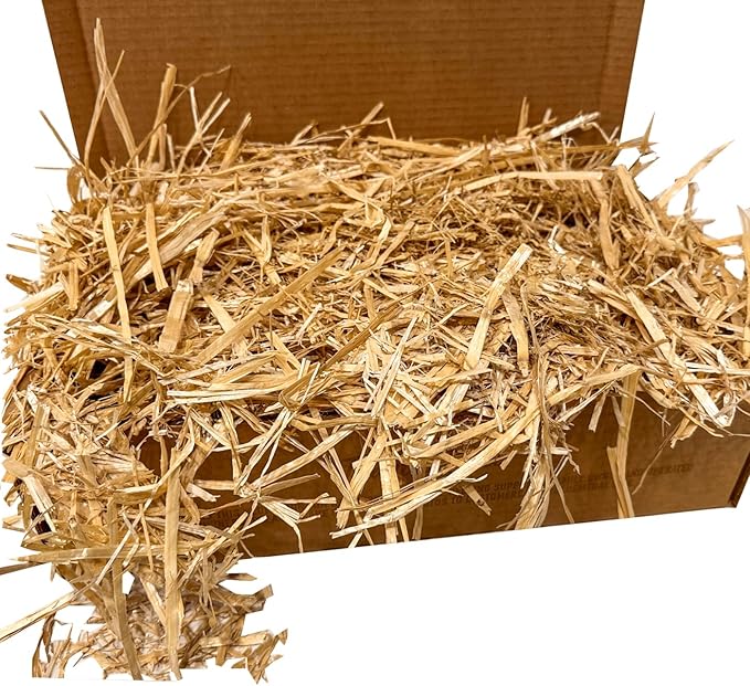 Blue Mountain Hay | Organic Bedding Straw (3 lb) | Natural Pet Bedding & Insulation for Rabbits, Guinea Pigs, Goats, Chickens, Stray & Feral Cats, and Small Animal Shelters