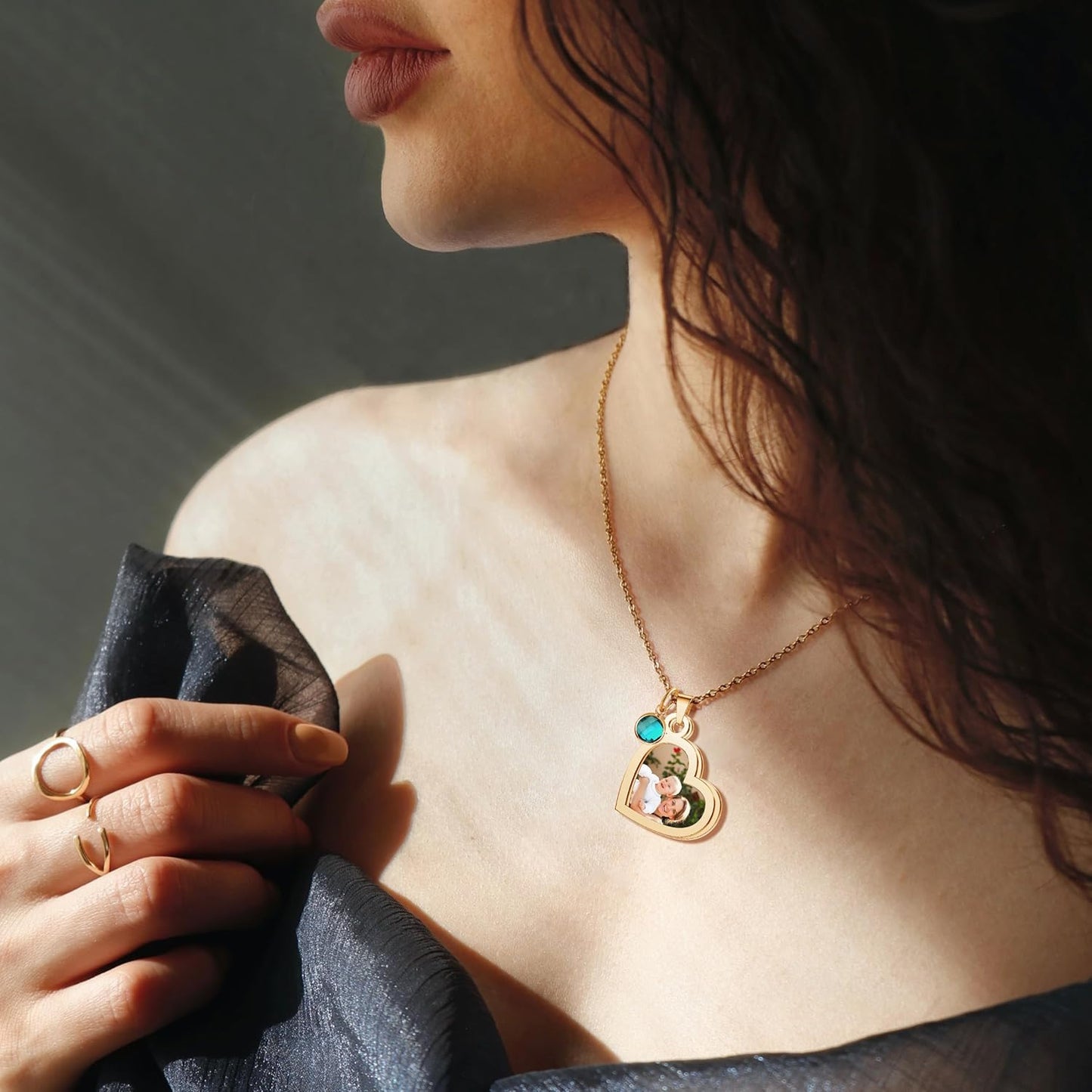 CharmSStory Personalized Photo Necklaces Custom Engraved Name Necklace Memory Keepsake Picture Necklace Pendant Customized Gifts for Women Men