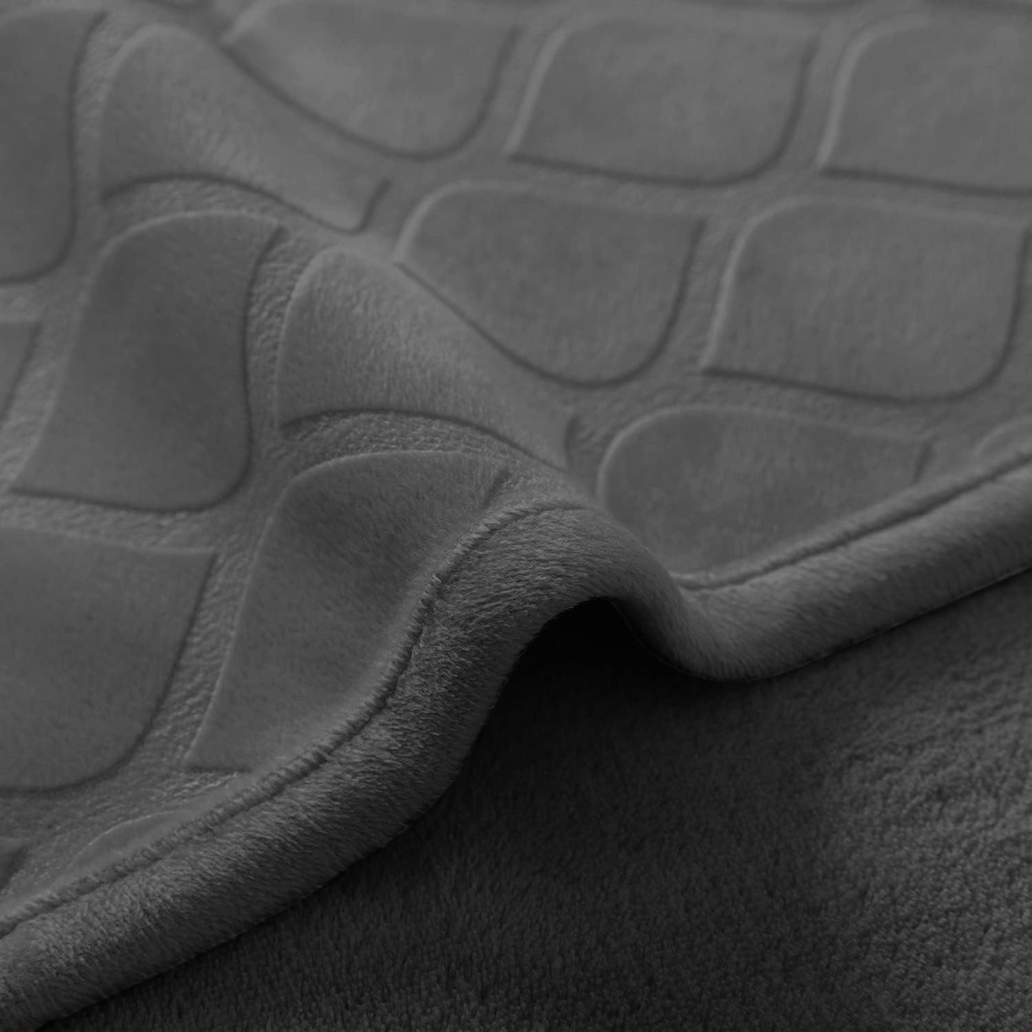 fuguitex Waterproof Dog Blanket Bed Cover Dog Crystal Velvet Moroccan Fuzzy Cozy Plush Pet Blanket Throw Blanket for Couch Sofa(40 * 60 inch, Dark Grey+Grey)