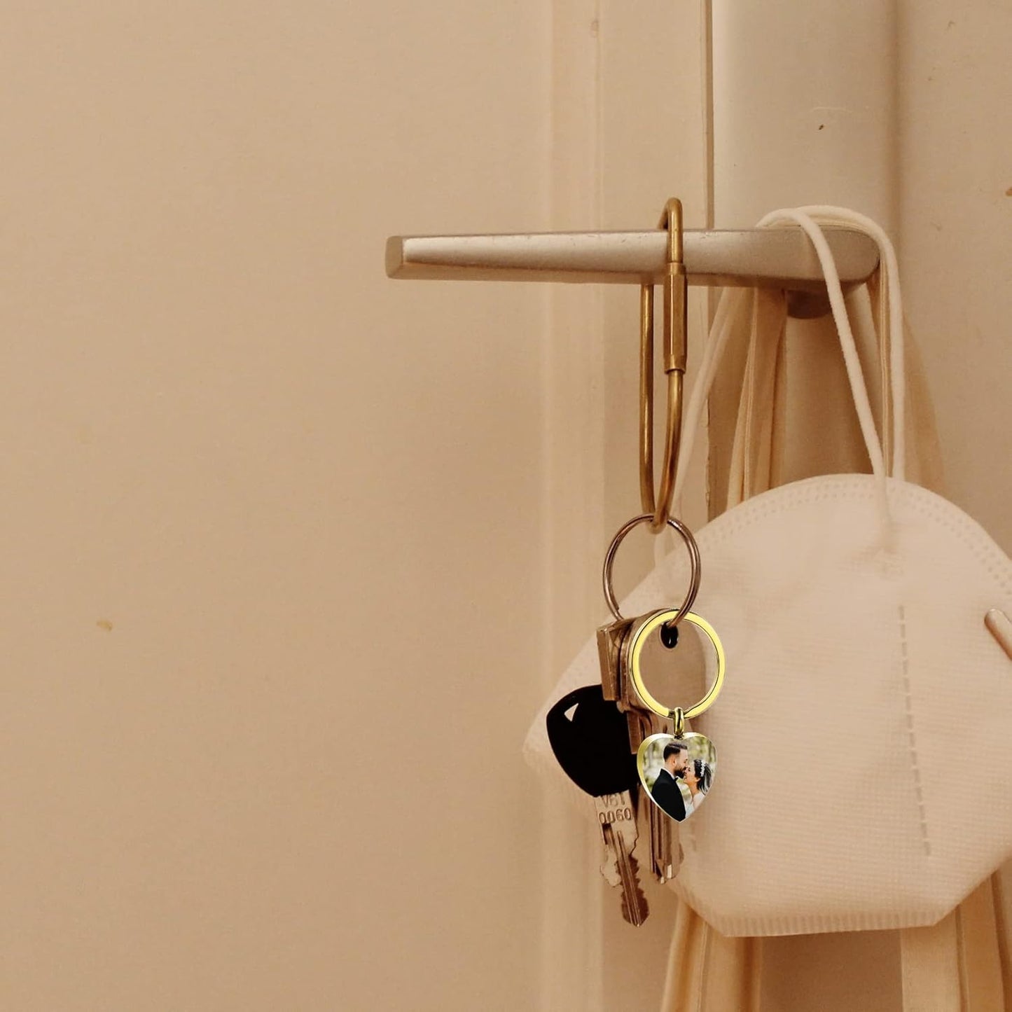 Personalized Cremation Urn Keychain for Pet Human Ashes Custom Photo/Name/Date Dog Cat Paw Print Pendant Stainless Steel Keyring Memorial Keepsake Keychain for Women Men (Style C3)