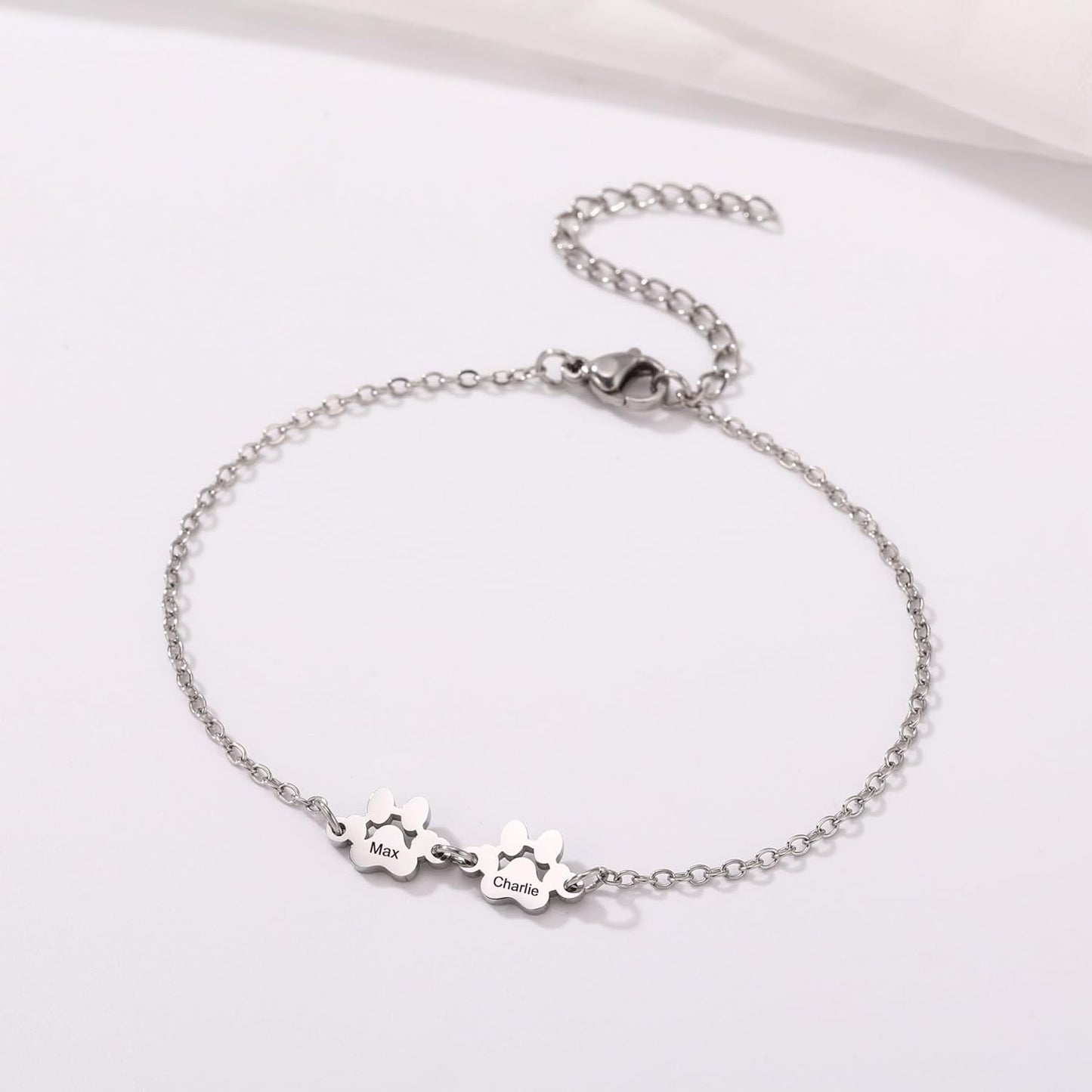 MeMeDIY Personalized Paw Print Bracelet for Women Engraved 1-5 Names Dog Cat Pet Paw Bracelet Adjustable Chain Dog Jewelry Memorial Gifts for Pet Lovers