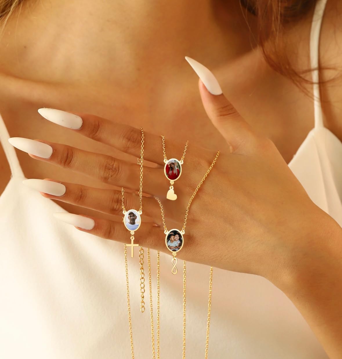 CharmSStory Personalized Photo Necklaces Custom Engraved Name Necklace Memory Keepsake Picture Necklace Pendant Customized Gifts for Women Men