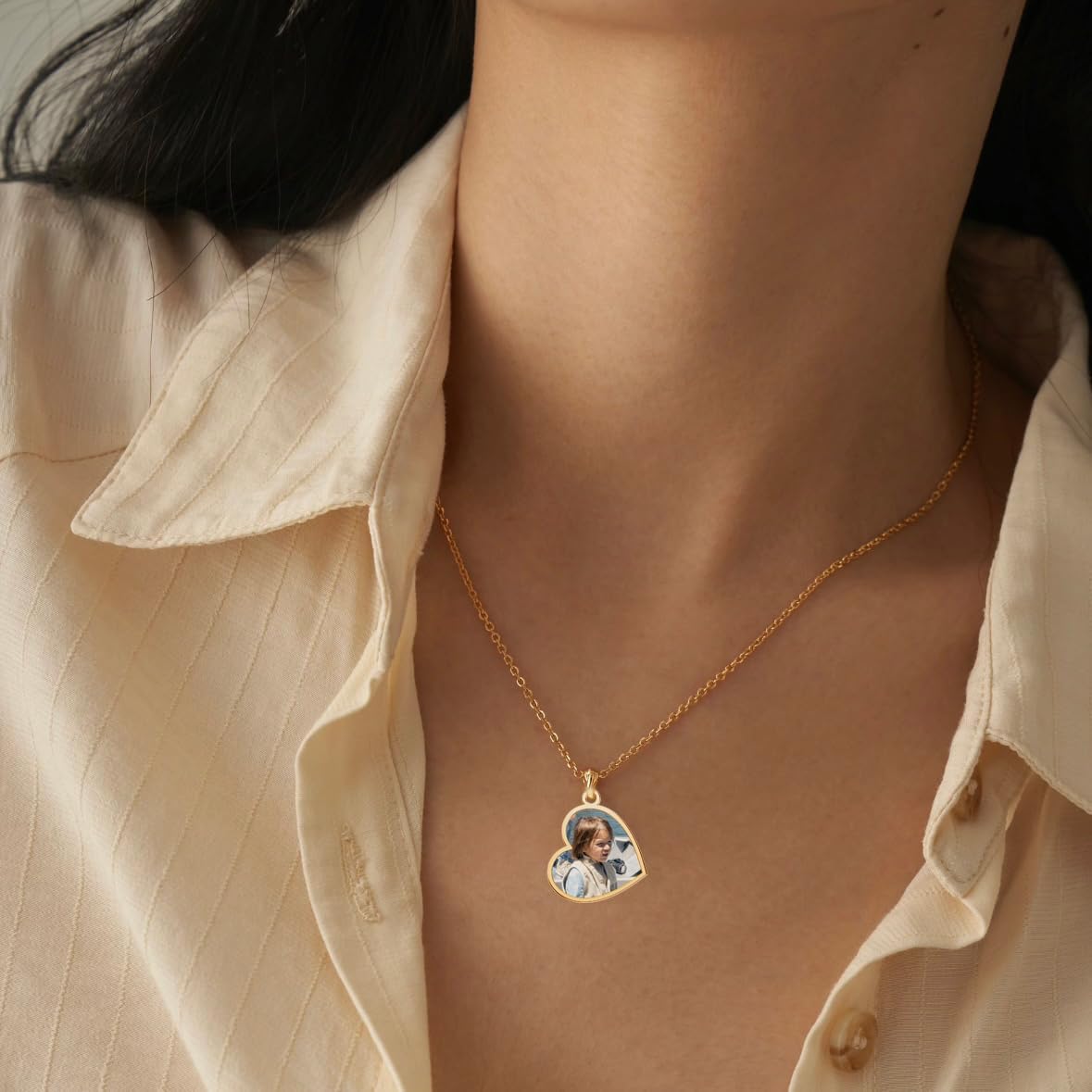 CharmSStory Personalized Photo Necklaces Custom Engraved Name Necklace Memory Keepsake Picture Necklace Pendant Customized Gifts for Women Men