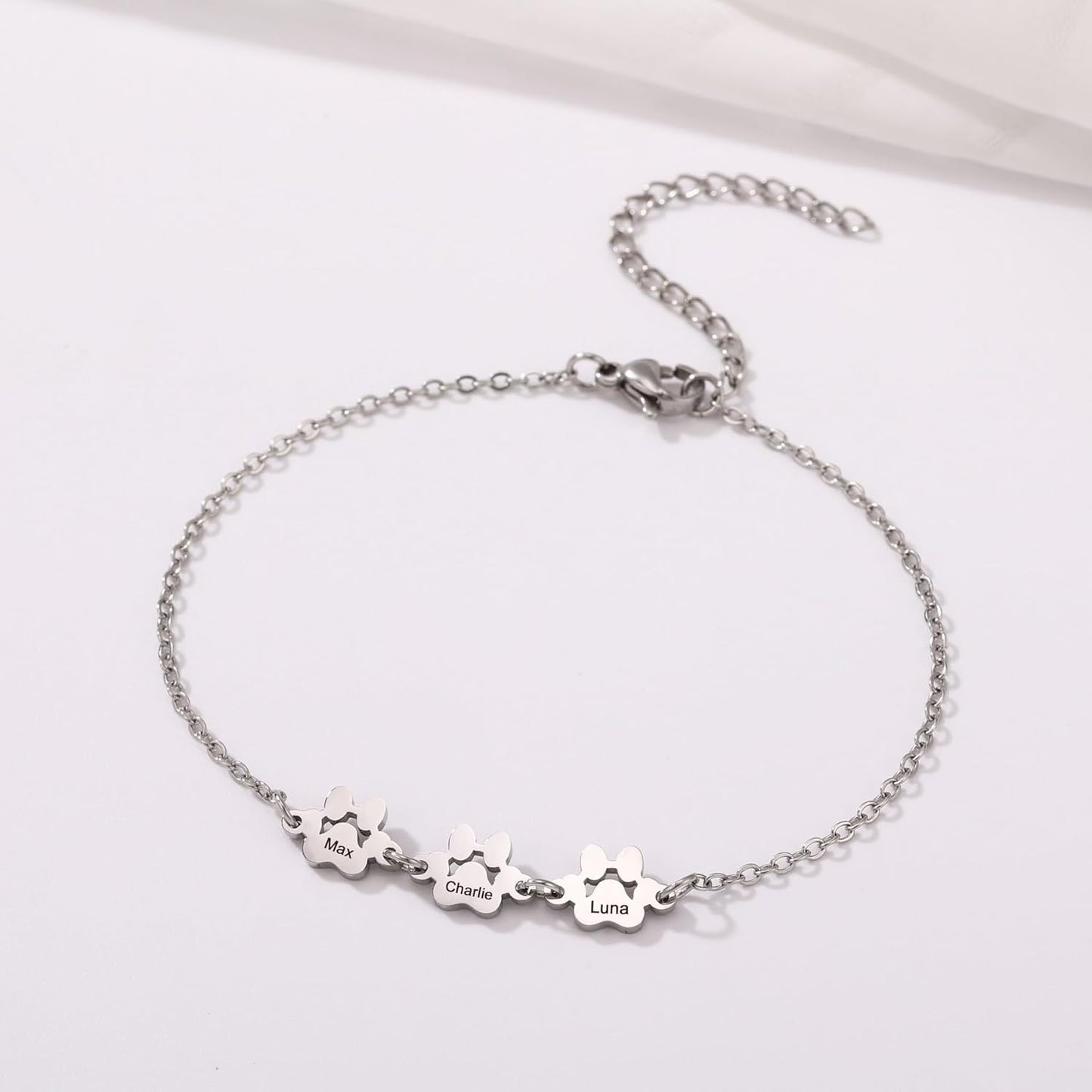 MeMeDIY Personalized Paw Print Bracelet for Women Engraved 1-5 Names Dog Cat Pet Paw Bracelet Adjustable Chain Dog Jewelry Memorial Gifts for Pet Lovers