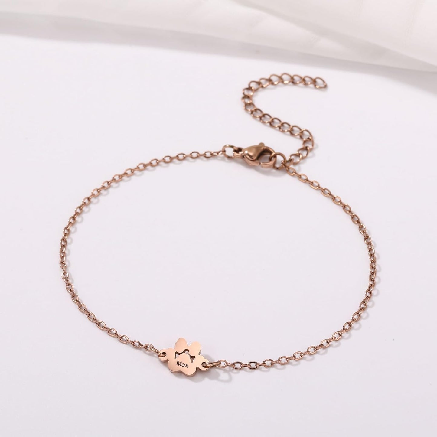 MeMeDIY Personalized Paw Print Bracelet for Women Engraved 1-5 Names Dog Cat Pet Paw Bracelet Adjustable Chain Dog Jewelry Memorial Gifts for Pet Lovers