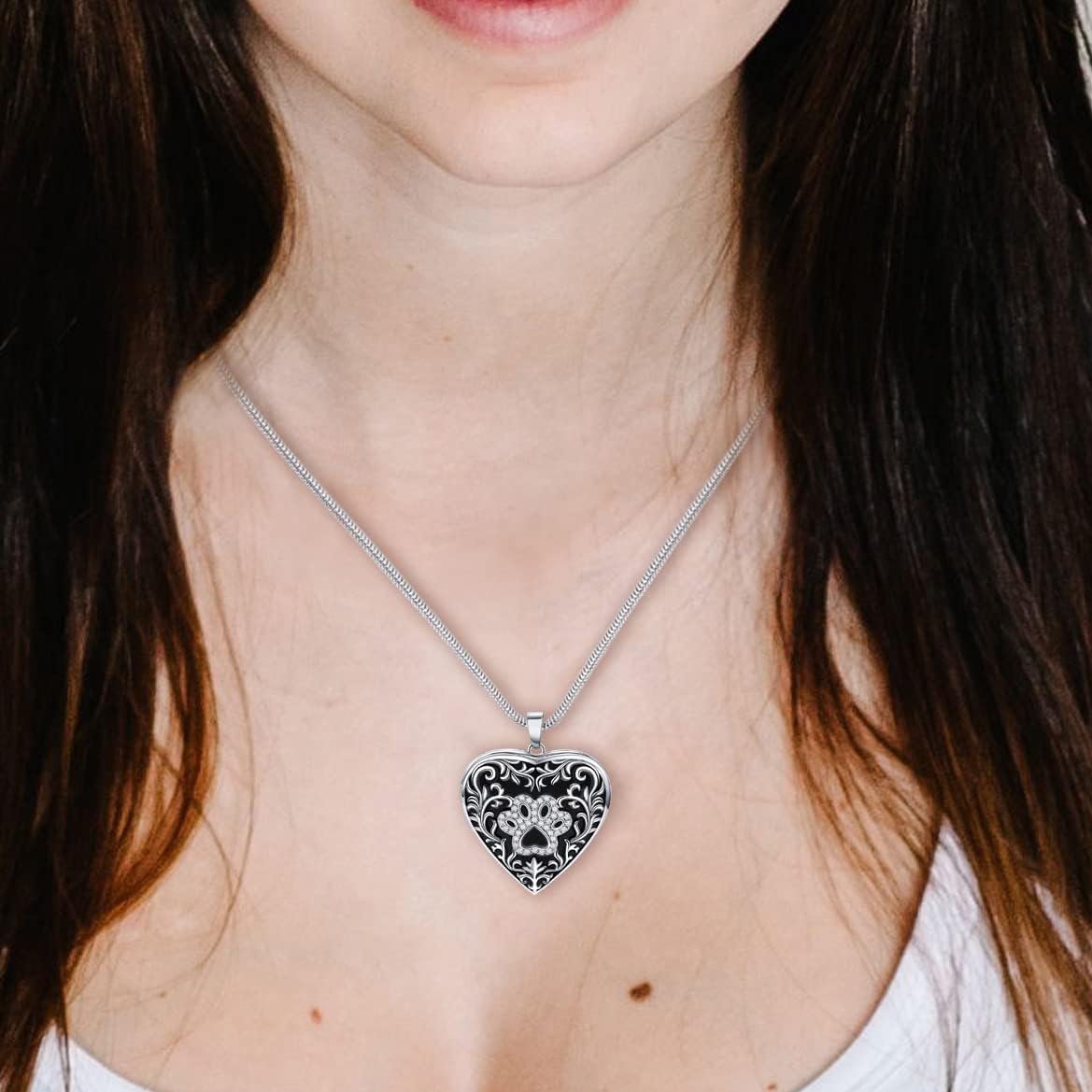 Fanery Sue Personalized Customized Pet Locket Necklace, Heart Lockets Picture Necklaces Dog Memorial Gifts Cat Sympathy for Women Men