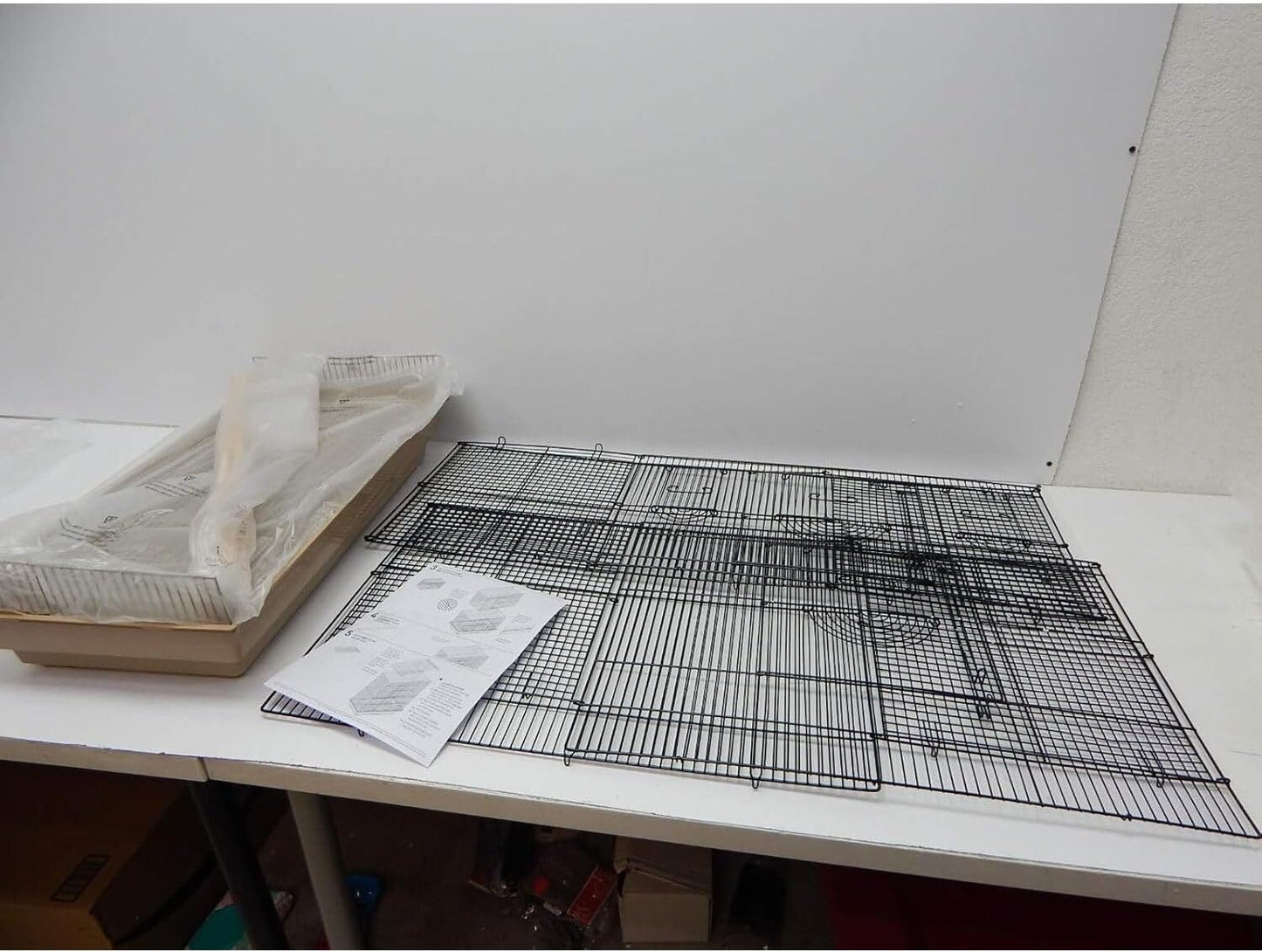 Prevue Pet Products Flight Cage for Multiple Small Birds, Steel Metal and Plastic Cage Home Crate Enclosure for Birds, Standing Birdcage, Brown/Black