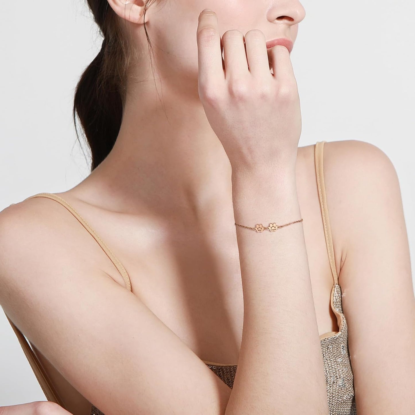 MeMeDIY Personalized Paw Print Bracelet for Women Engraved 1-5 Names Dog Cat Pet Paw Bracelet Adjustable Chain Dog Jewelry Memorial Gifts for Pet Lovers