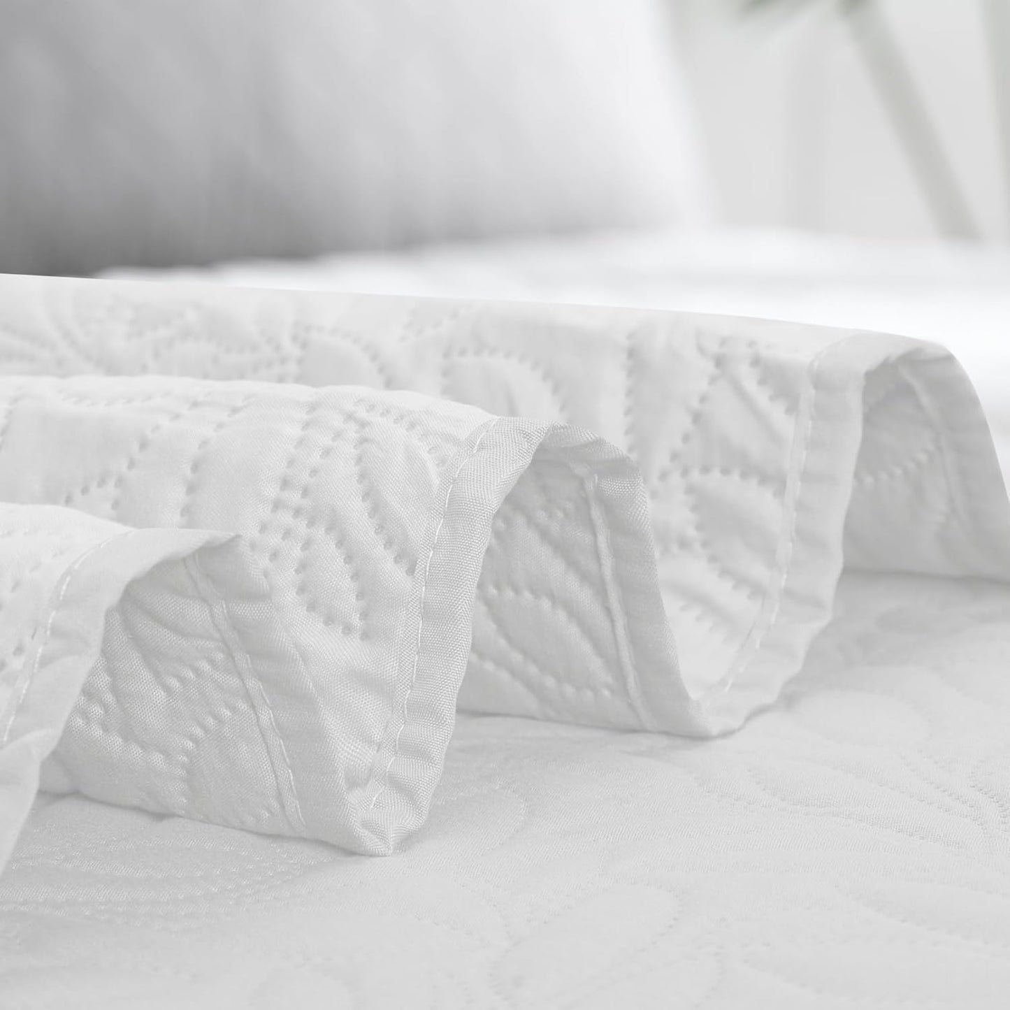 Easy-Going Waterproof Dog Bed Cover Reversible Leak Proof Pet Blanket Replacement Mat for Furniture Washable Couch Cover Sofa Cover for Dogs Cat(30x53 Inch, White/White)