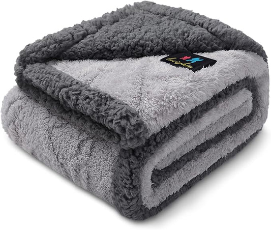 Waterproof Pet Blanket, Liquid Pee Proof Dog Blankets for Sofa Bed Couch, Reversible Sherpa Fleece Furniture Protector Cover for Small Medium Large Dogs Cats,Light Grey Medium（57" x 40"）
