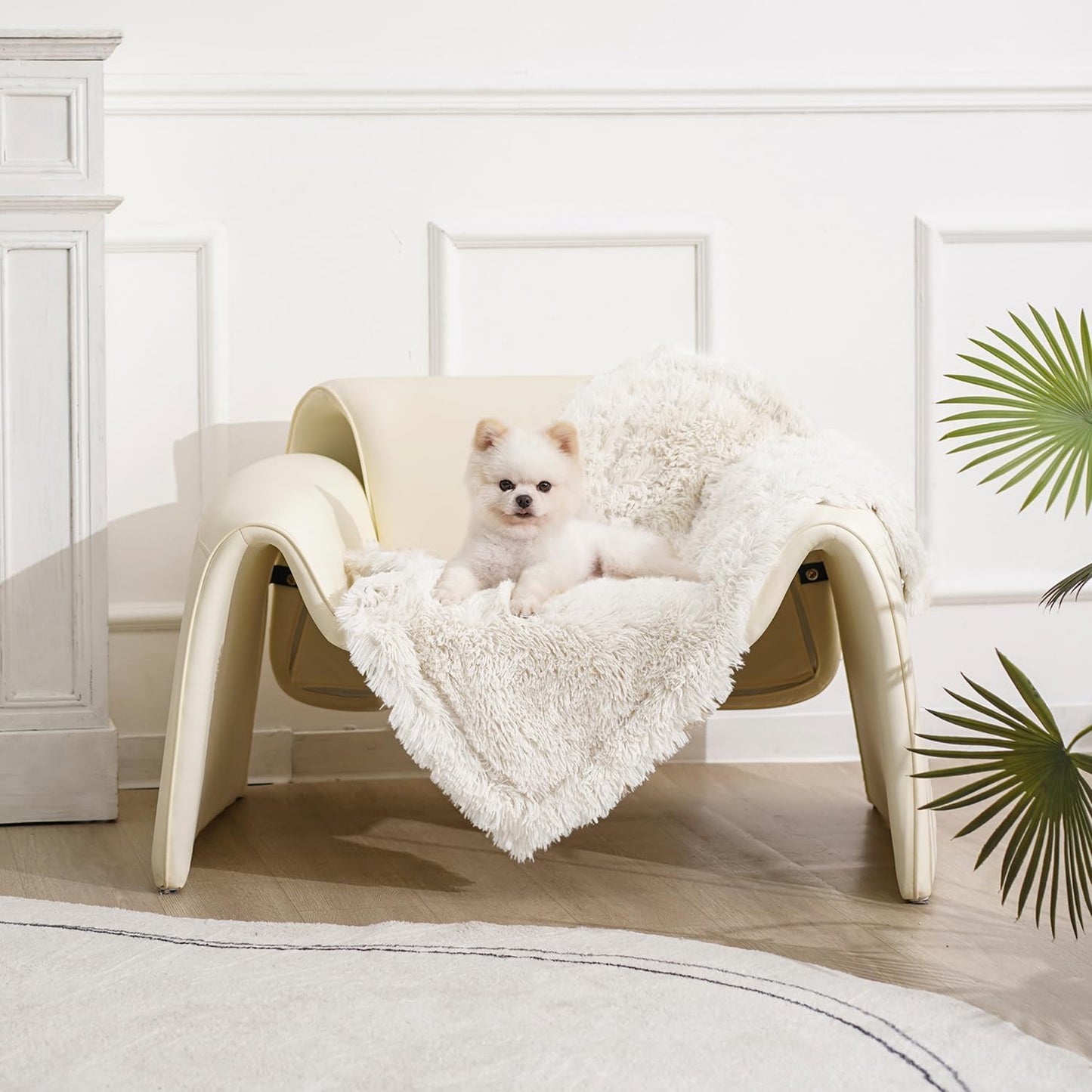 gogobunny Waterproof Dog Blanket for Large Dogs, Cats, Puppy, Reversible Faux Fur Pet Throw Blanket, Washable, Calming Furniture Protection for Sofa Bed (25x35 Inch (Pack of 1), Cream)