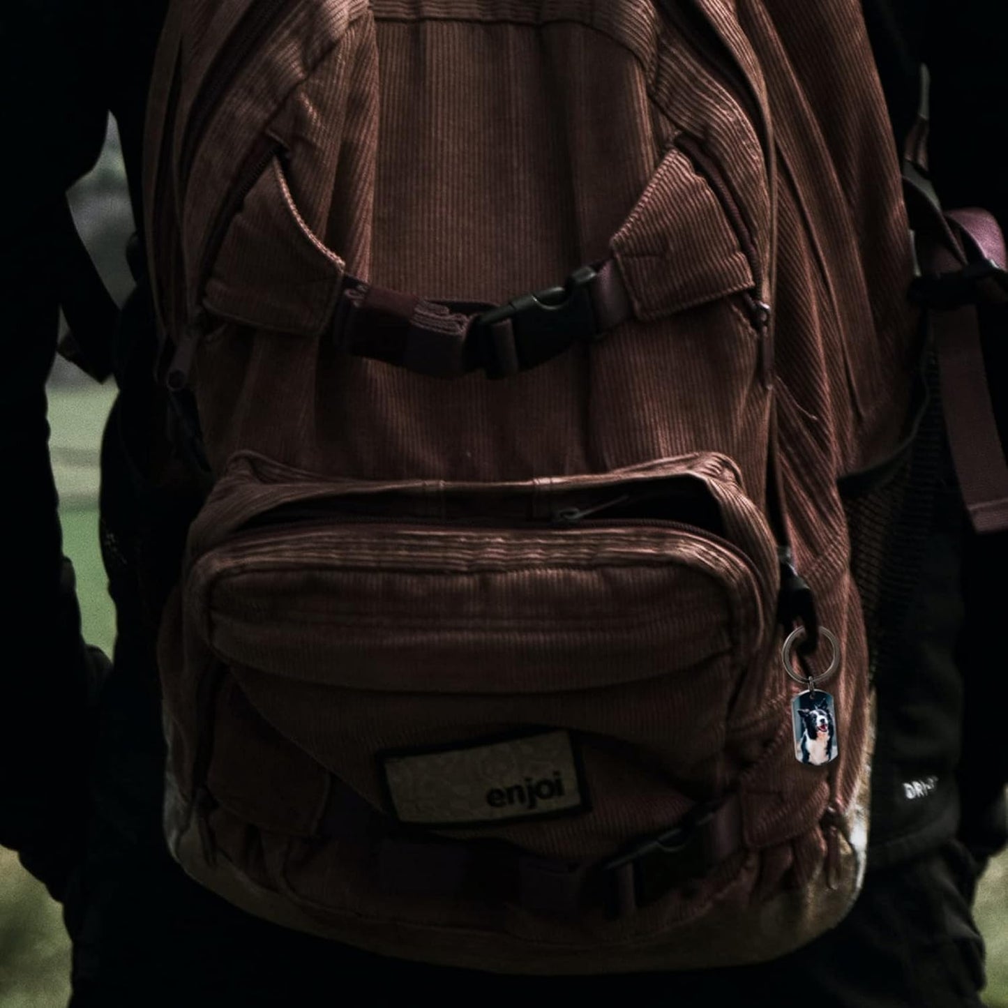 Personalized Cremation Urn Keychain for Pet Human Ashes Custom Photo/Name/Date Dog Cat Paw Print Pendant Stainless Steel Keyring Memorial Keepsake Keychain for Women Men (Style A2)