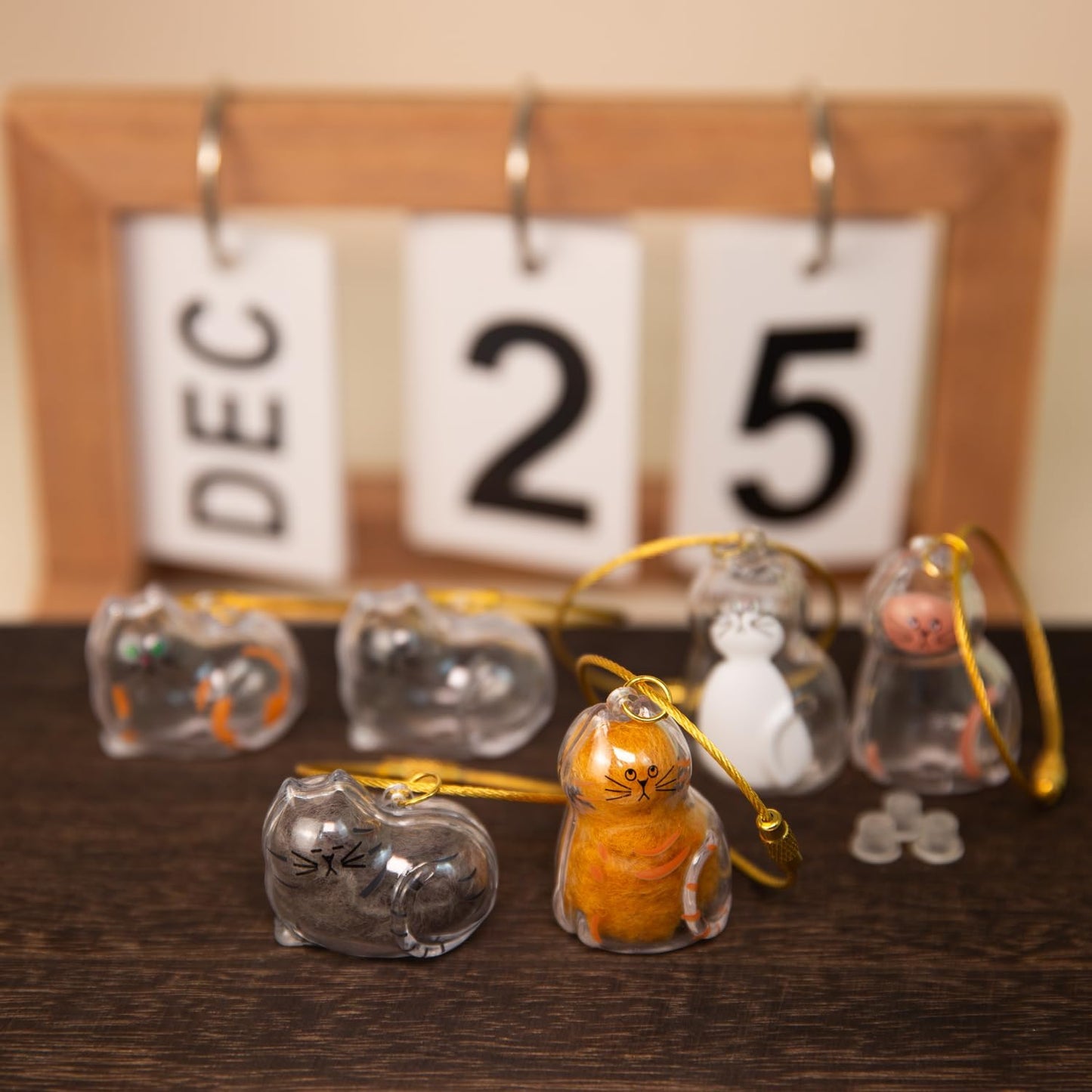 Cat Hair Keychain – Pet Fur Storage Bottle with Tweezer – Cute Keepsake Capsule for Cat Lovers, Portable Hair Holder