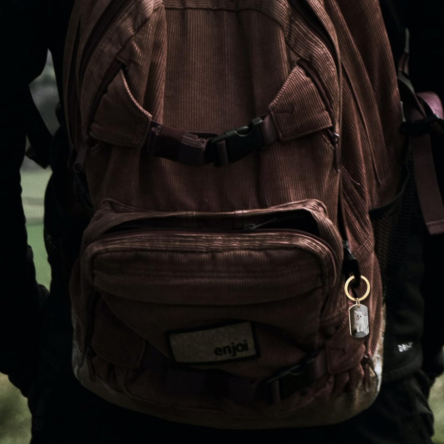 Personalized Cremation Urn Keychain for Pet Human Ashes Custom Photo/Name/Date Dog Cat Paw Print Pendant Stainless Steel Keyring Memorial Keepsake Keychain for Women Men (Style A3)