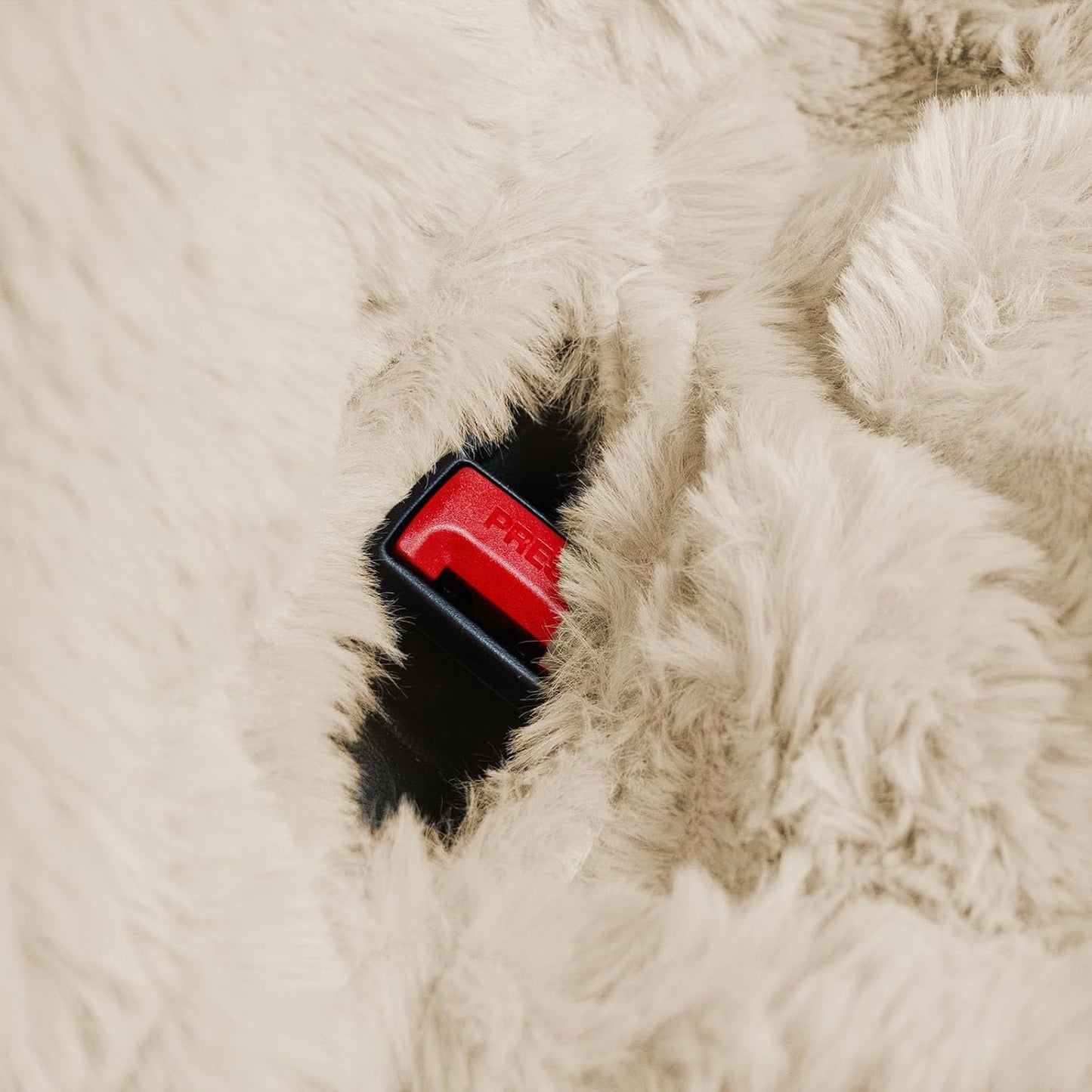 FUNNY FUZZY Fluffy Dog Car Seat Cover for Back Seat (Bench), Water-Resistant with Nonslip Backing,Pet Seat Protector for Cars SUVs Trucks（Beige