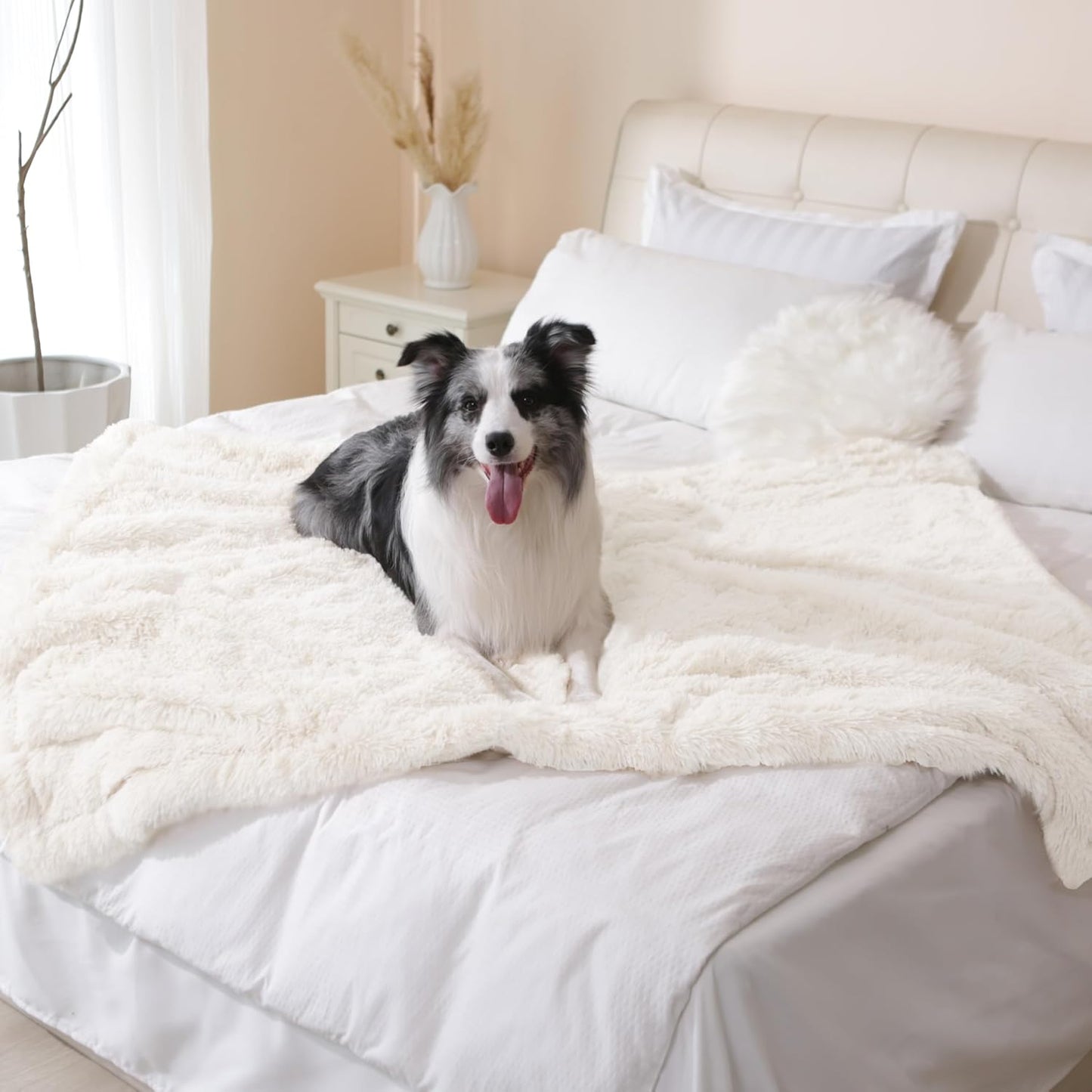 gogobunny Waterproof Dog Blanket for Large Dogs, Cats, Puppy, Reversible Faux Fur Pet Throw Blanket, Washable, Calming Furniture Protection for Sofa Bed (33x77 Inch (Pack of 1), Cream)