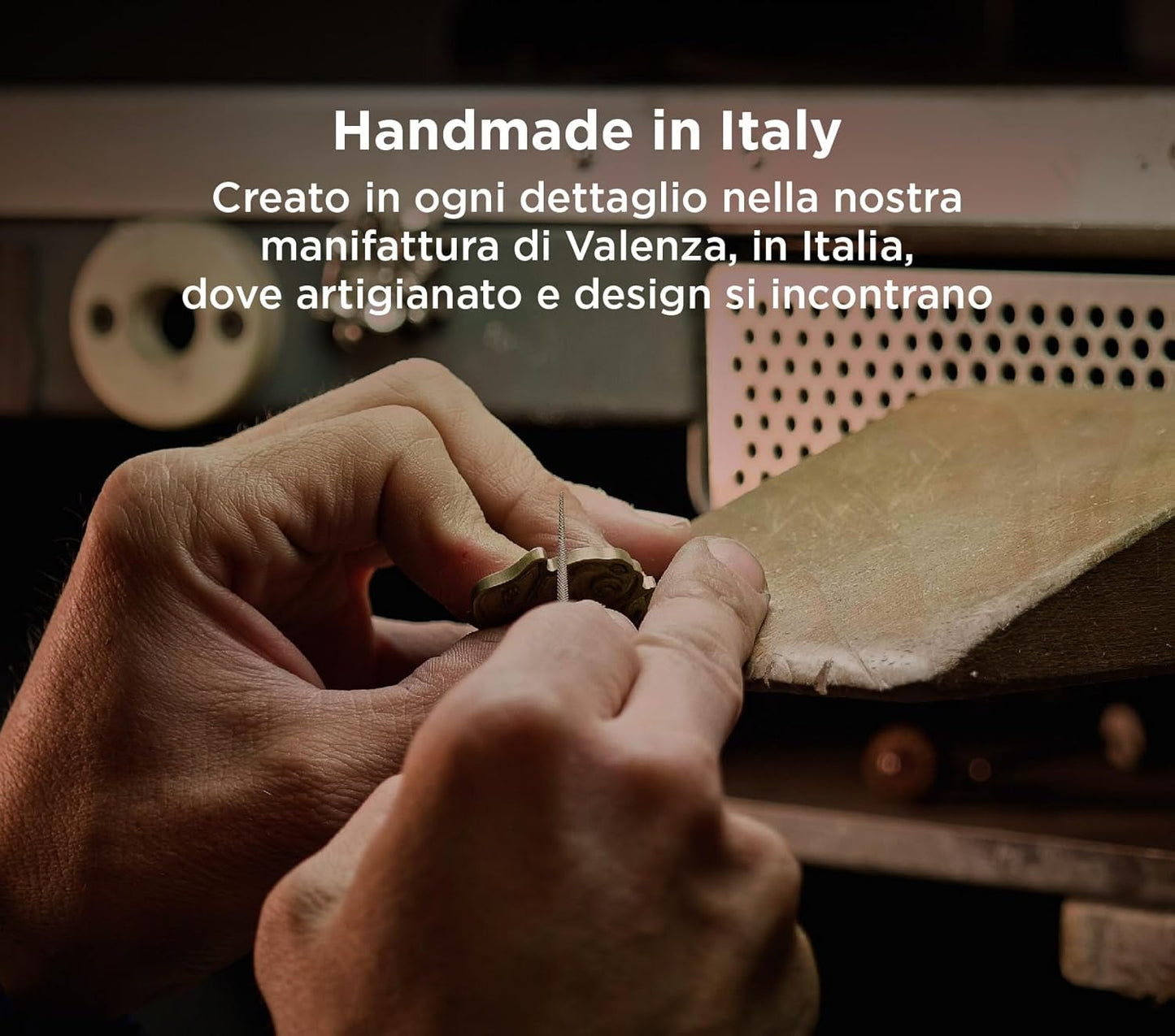 My Family Personalized Pet ID Tag Made in Italy, Medium Circle "I'm The King", Free Engraving, Hand Enamelled, Charms Collection