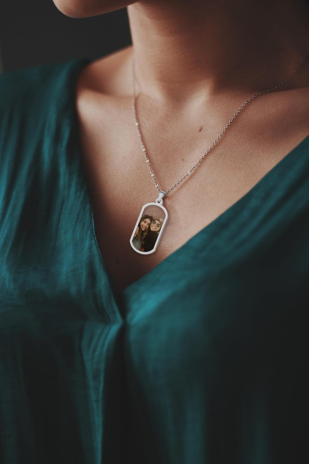 CharmSStory Personalized Photo Necklaces Custom Engraved Name Necklace Memory Keepsake Picture Necklace Pendant Customized Gifts for Women Men