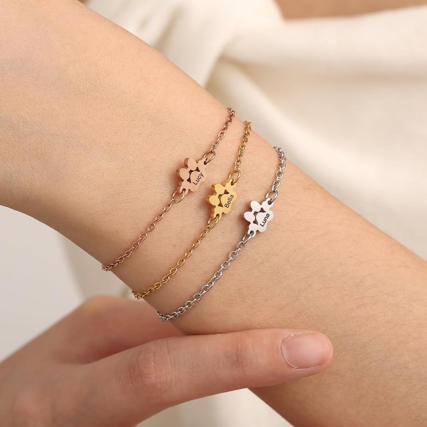 MeMeDIY Personalized Paw Print Bracelet for Women Engraved 1-5 Names Dog Cat Pet Paw Bracelet Adjustable Chain Dog Jewelry Memorial Gifts for Pet Lovers