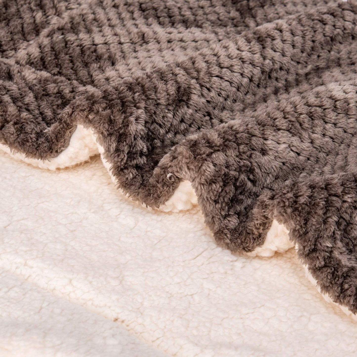 DW-Eagle Grey Plush Fleece Receiving Blanket for Dog, Cat, Couch, Travel & Outdoor, Camping (24" x 32")