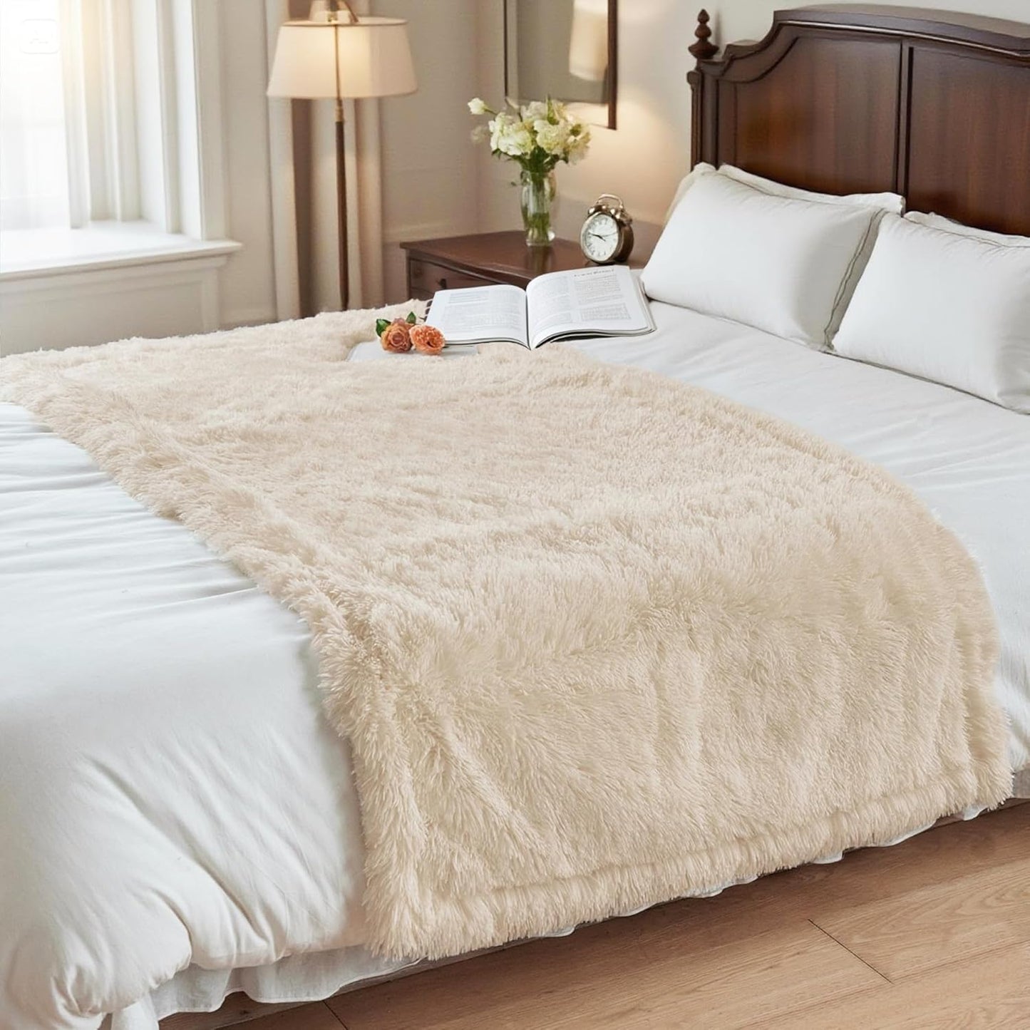 gogobunny Waterproof Dog Blanket for Large Dogs, Cats, Puppy, Reversible Faux Fur Pet Throw Blanket, Washable, Calming Furniture Protection for Sofa Bed (33x77 Inch (Pack of 1), Beige)