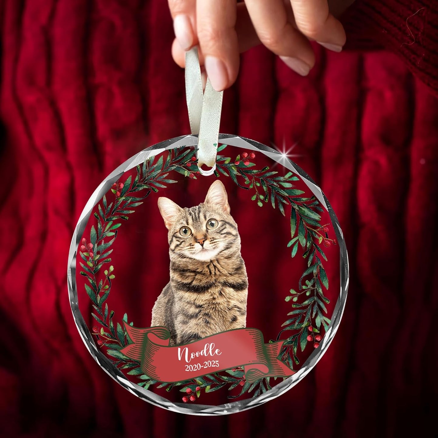 Personalized Cat Memorial Ornament, Pet Loss Remembrance Gift for Christmas, Cat Lovers, Pet Owner – Custom Name and Year on Holiday Wreath Glass Keepsake