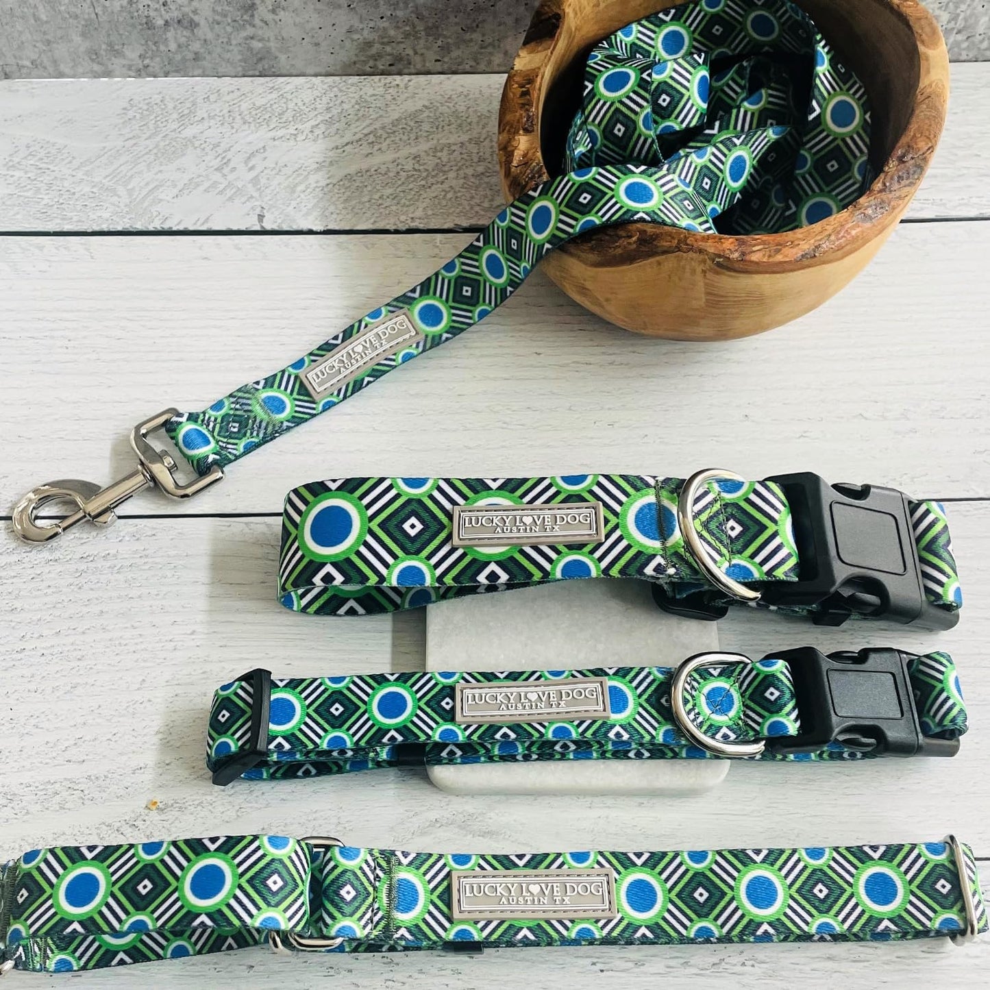 Lucky Love Dog - Adjustable Dog Collar with Easy Click Buckle for Small to Large Ones, Durable, & Comfortable for Male & Female Dogs, Pet Collar for Puppies & Adult Dogs - Leo, Medium