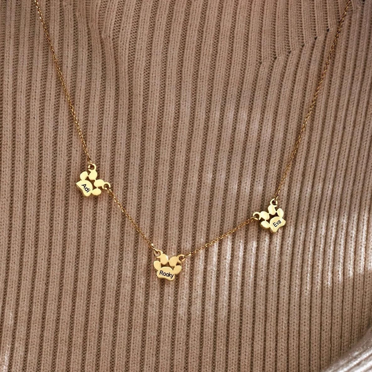 Customized Paw Print Necklace Personalized Pet Name Necklace Custom Engraved Dog Cat Paw Pendant Necklace Pet Memorial Gift for Pet Lovers