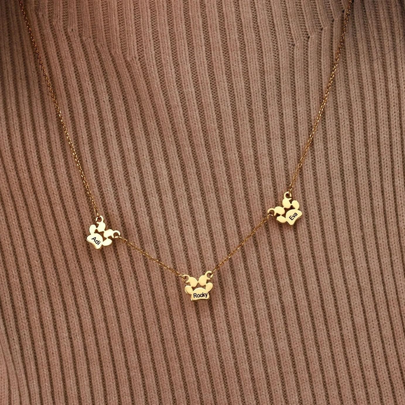 Customized Paw Print Necklace Personalized Pet Name Necklace Custom Engraved Dog Cat Paw Pendant Necklace Pet Memorial Gift for Pet Lovers