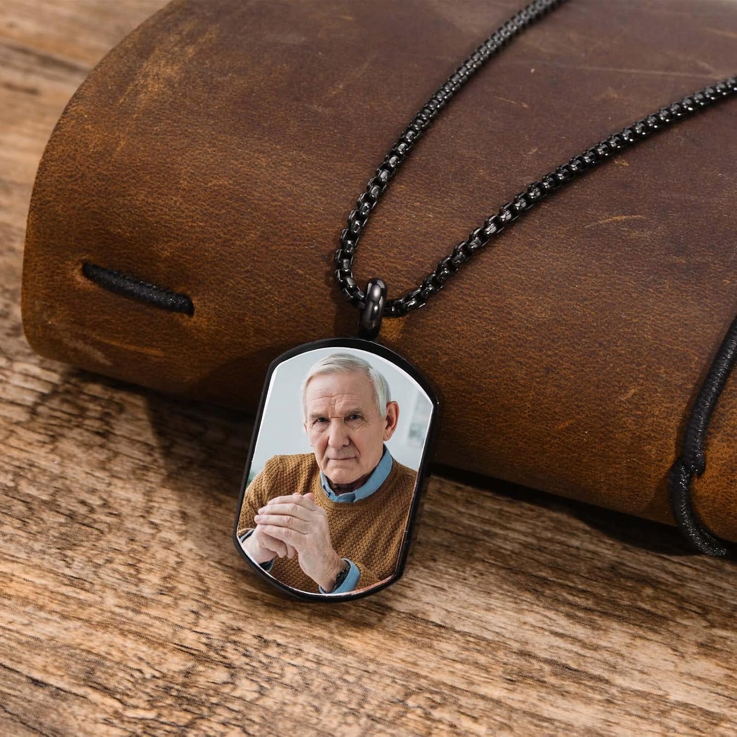 VNOX Personalized Customizable Photo Text Cremation Urn Necklace for Ashes Holder Dog Tag Pendant Family Pet Memorial Keepsake Jewelry for Men Women