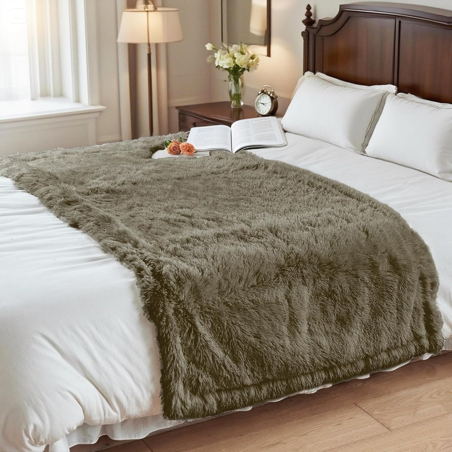 gogobunny Waterproof Dog Blanket for Large Dogs, Cats, Puppy, Reversible Faux Fur Pet Throw Blanket, Washable,Calming Furniture Protection for Sofa Bed (33x77 Inch (Pack of 1), Stone)