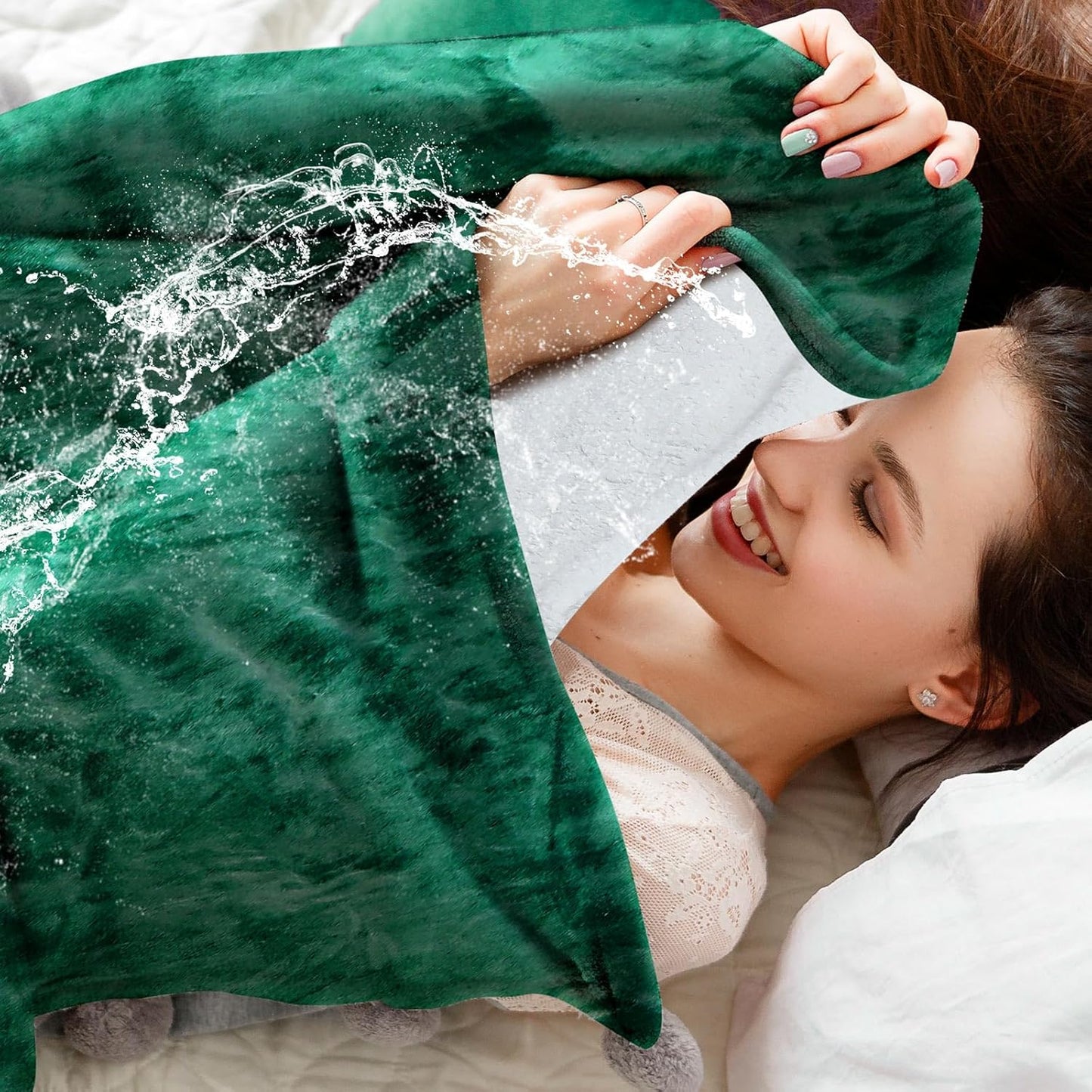 Love Green Waterproof Bed Blanket, Queen Size 80'' x 80'' Double Side Leakproof Reversible Sherpa Flannel Fleece 3 Layer Lightweight Blanket, Absorbs 70oz