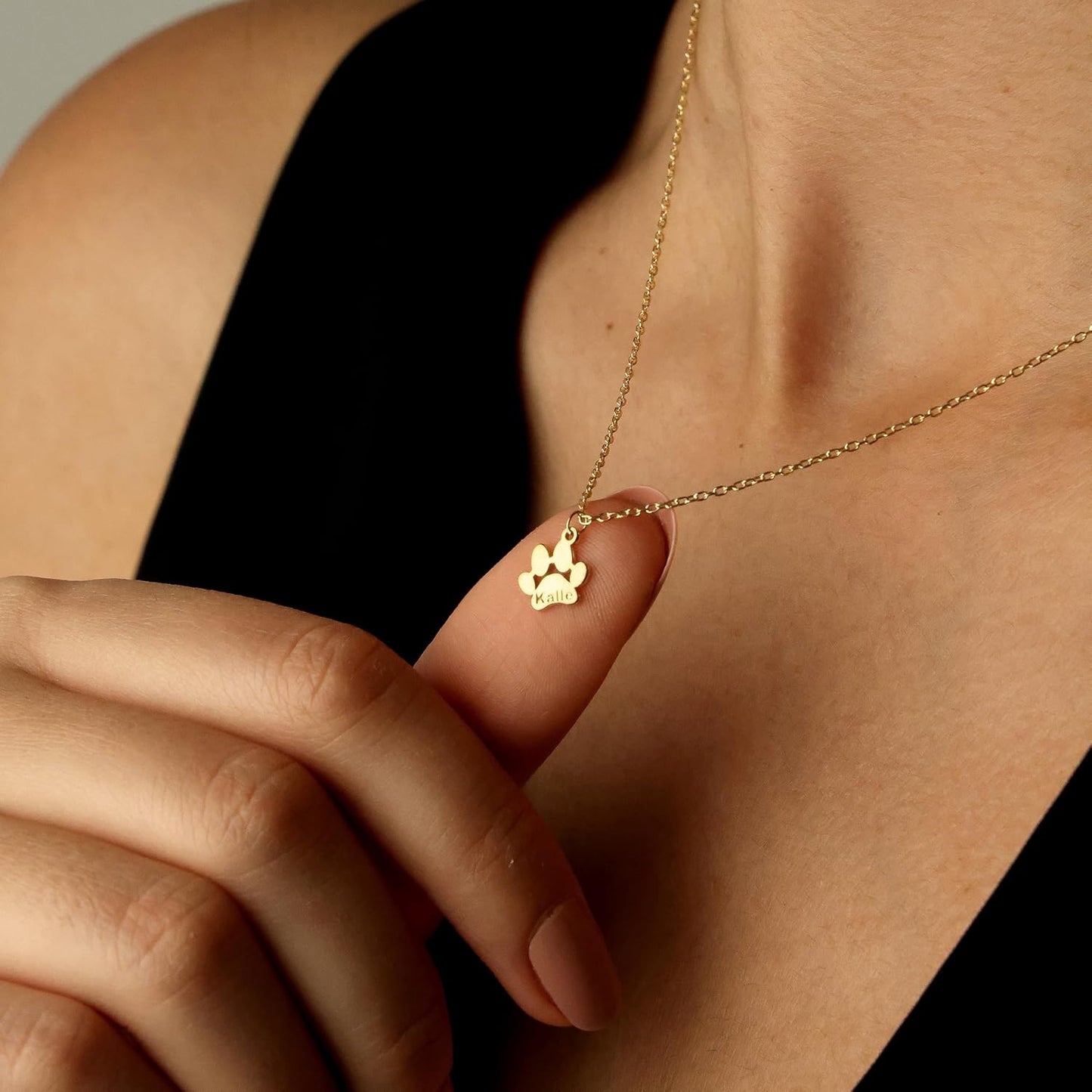 Customized Paw Print Necklace Personalized Pet Name Necklace Custom Engraved Dog Cat Paw Pendant Necklace Pet Memorial Gift for Pet Lovers