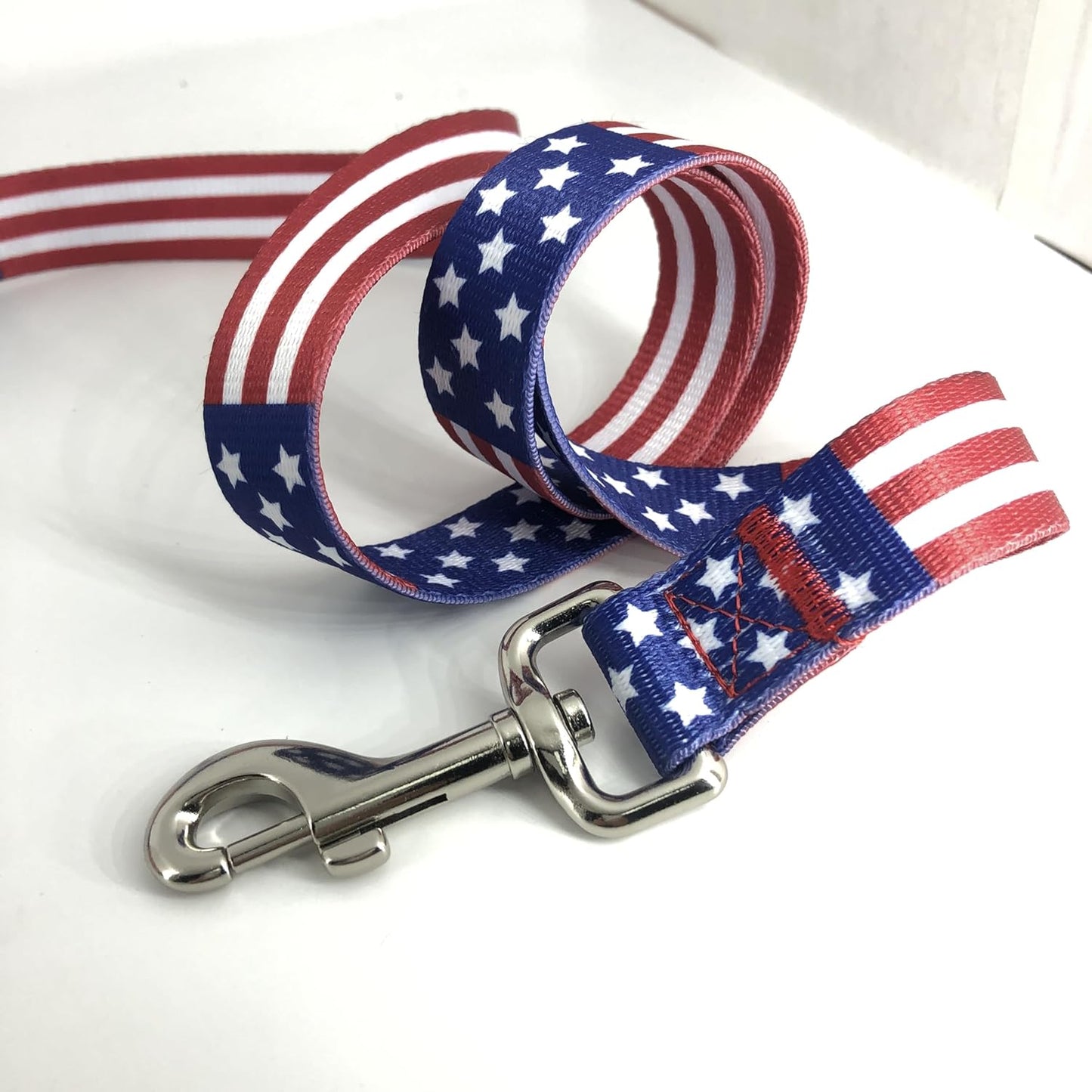 American Flag Dog Leash - Premium Nylon, Durable & Comfortable, 360° Rotating Metal Clip, Anti-Tangle Design, Ideal for Small to Medium Dogs (Leash M)
