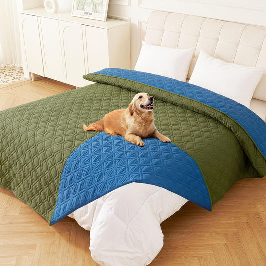 hyha Waterproof Dog Bed Blanket, Soft Pet Blankets, Waterproof Couch Cover for Dogs, Reversible Sofa Covers Washable for Furniture (82x82 Inch, Green/Navy Blue)