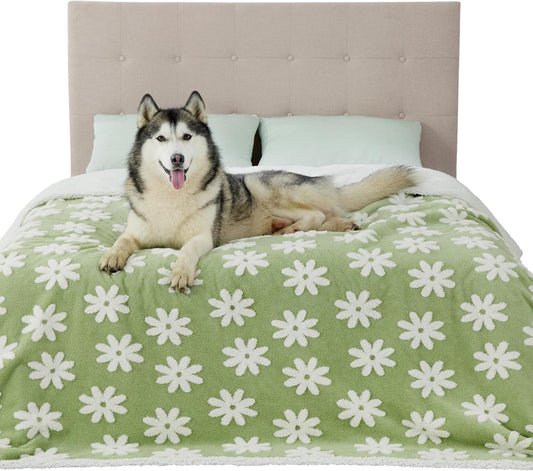 Lesure Waterproof Dog Blanket for Large Dogs - Washable Double Sided Dog Blankets with Warm Jacquard Shag and Soft Sherpa Fleece, Pet Cat Blanket for King Bed Protection, 3D Textured Flower, Green