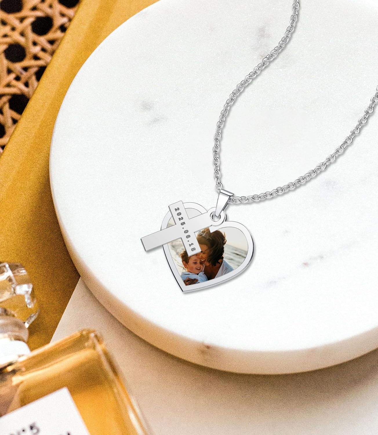 CharmSStory Personalized Photo Necklaces Custom Engraved Name Necklace Memory Keepsake Picture Necklace Pendant Customized Gifts for Women Men