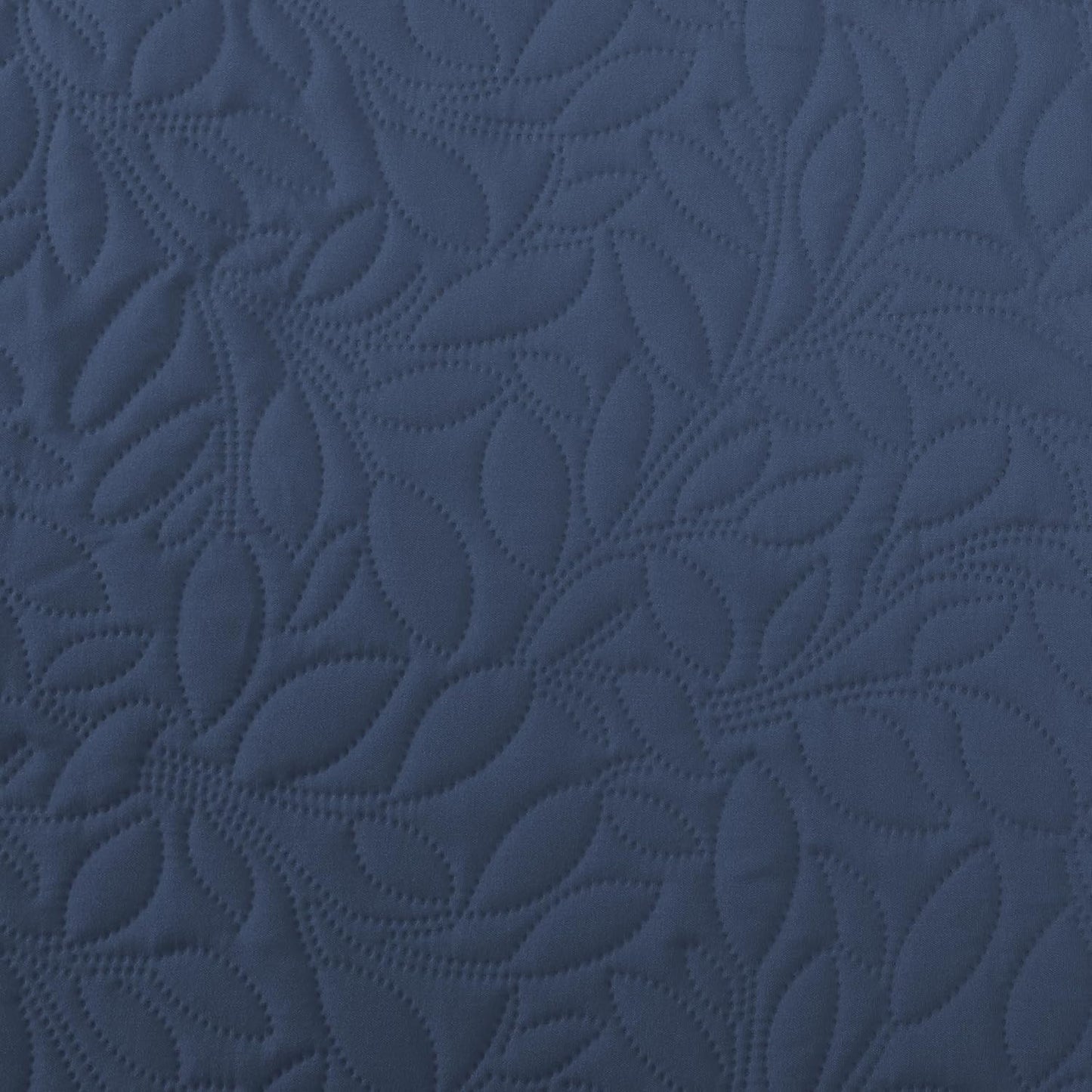 Easy-Going Waterproof Dog Bed Cover Reversible Leak Proof Pet Blanket Replacement Mat for Furniture Washable Couch Cover Sofa Cover for Dogs Cat(52x86 Inch, Navy/Ivory)